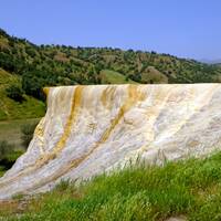 چشمه کانی گراوان